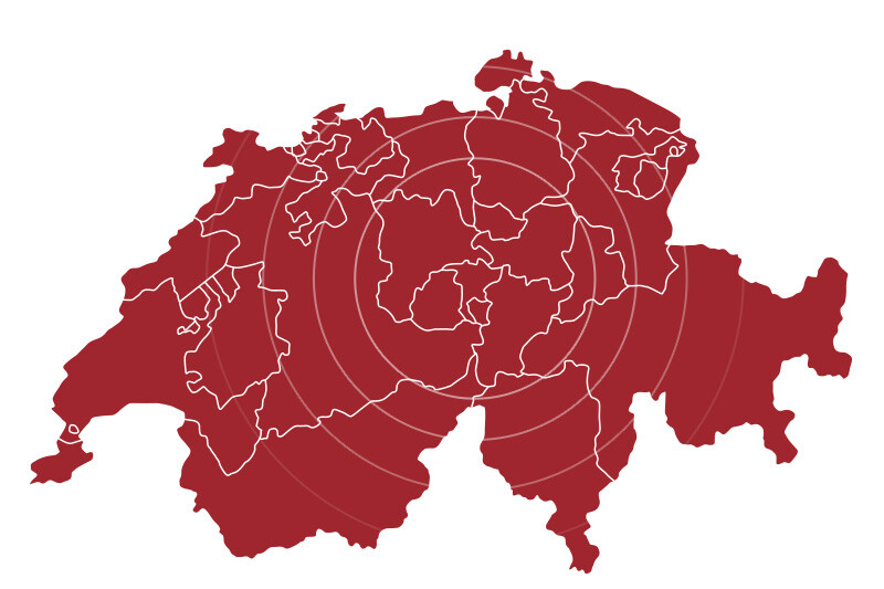 Rote Karte der Schweiz mit allen Kantonen. Von den Kantonen der Zentralschweiz breiten sich Kreise aus